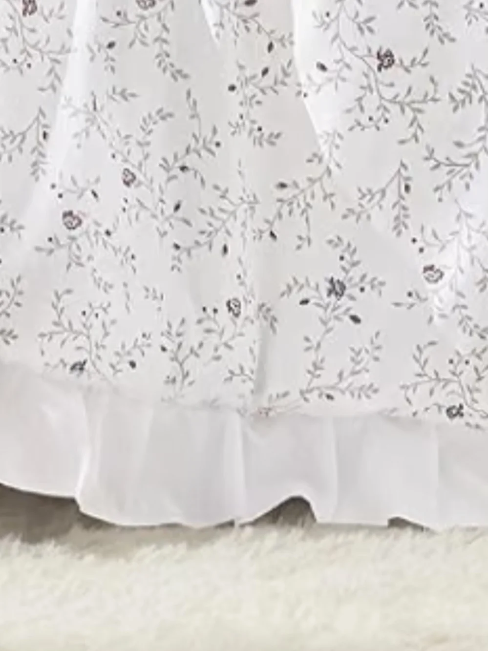 White Floral Ruffled Full Size Comforter Set  NIB